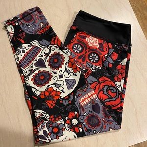 CVG Medium Capris - Skulls & Roses